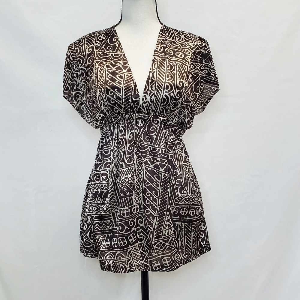 Renee C Brown & White Printed V-Neck Silk Short Sleeve Top